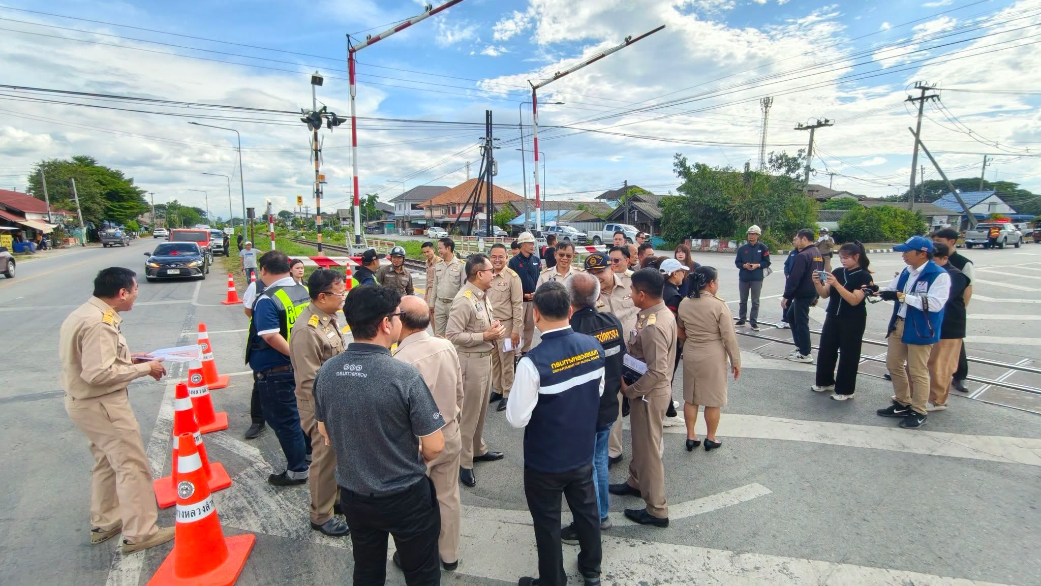 ลำพูน ดัน! เสนอแผนโครงการก่อสร้างสะพานข้ามทางรถไฟ ทางหลวงหมายเลข 1136 ตอนเหมืองง่า -ลำพูน อ้อมทางเลี่ยงเมืองลำพูน สายเหมืองง่า-ท่าจักร และเชื่อมโยงจังหวัดเชียงใหม่ แก้ไขปัญหาการเกิดอุบัติเหตุ และความปลอดภัยในระยะยาว