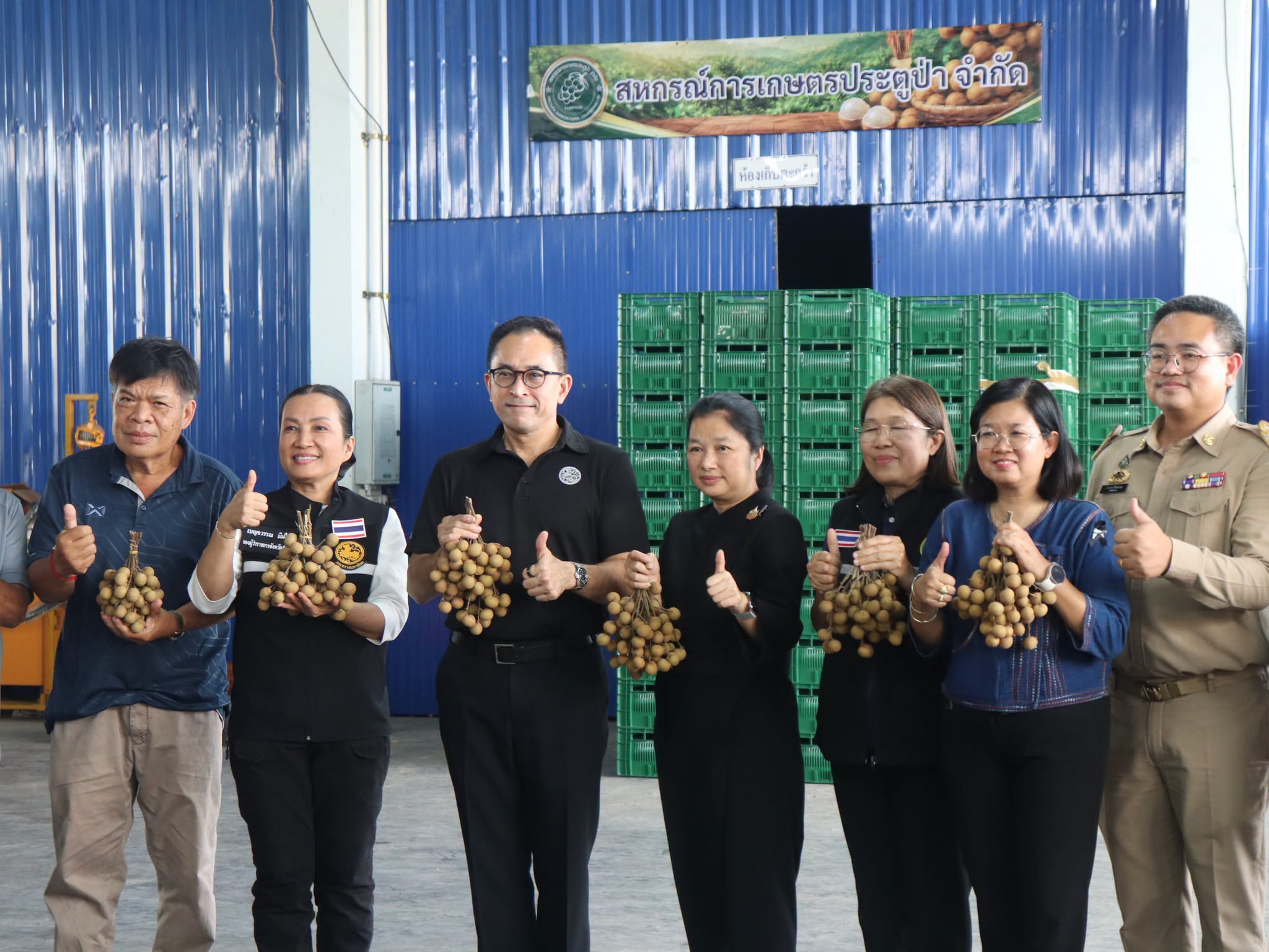ลำพูน ตั้งเป้ารวบรวมและกระจายผลผลิตลำไย ผ่านเครือข่ายสหกรณ์ในพื้นที่กว่า 6 พันตัน เน้นระบบตลาดล่วงหน้า (Pre-order) รวบรวมผลผลิตที่ได้มาตรฐานส่งตรงไปยังห้างสรรพสินค้าและโมเดิร์นเทรดชั้นนำ 